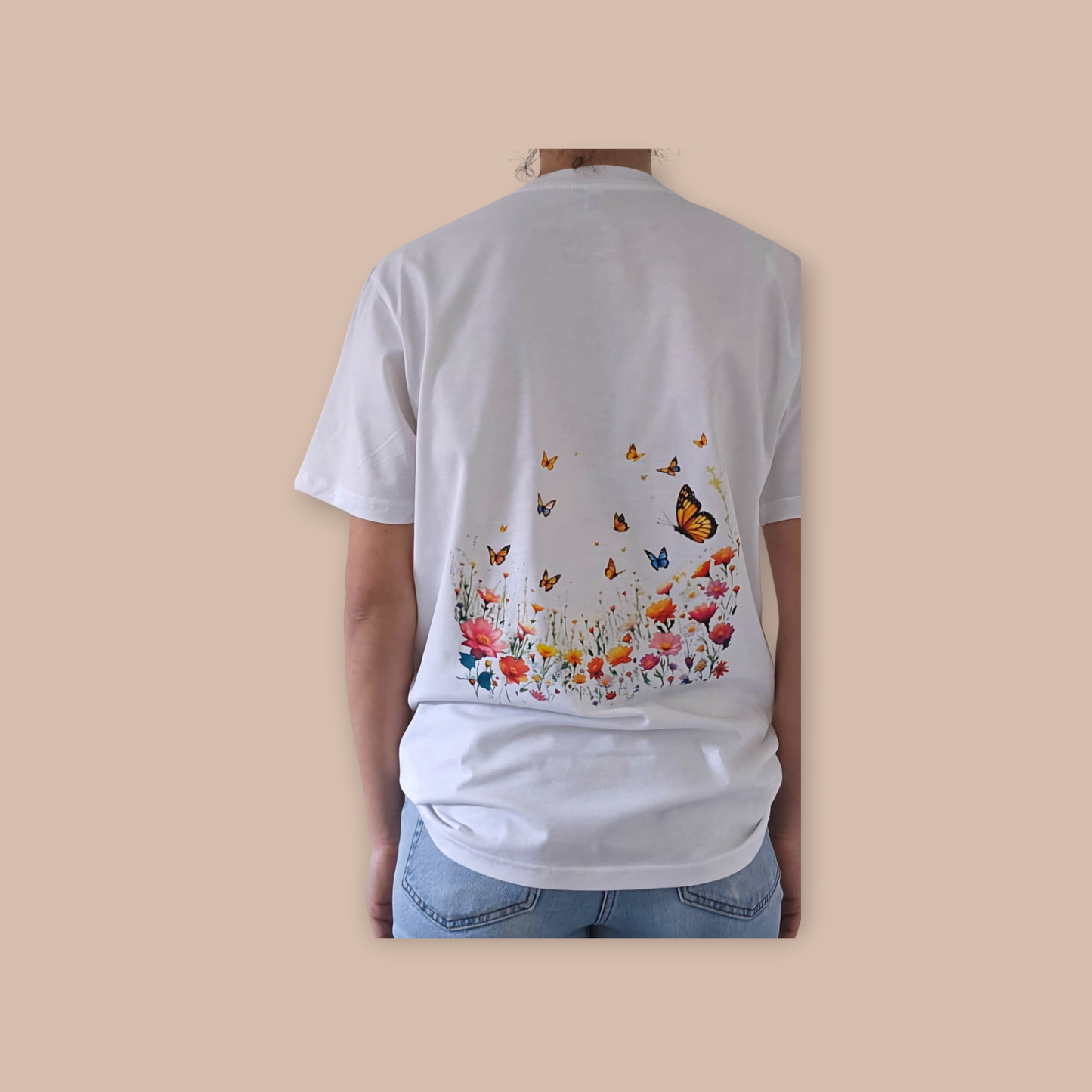 T-Shirts mit floralem Print und Frühlingsvibe.