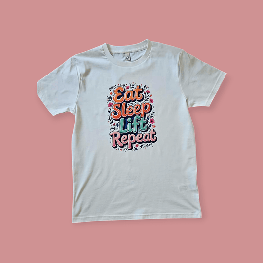 Weißes T-Shirt mit Motiv – „Eat Sleep Lift Repeat“