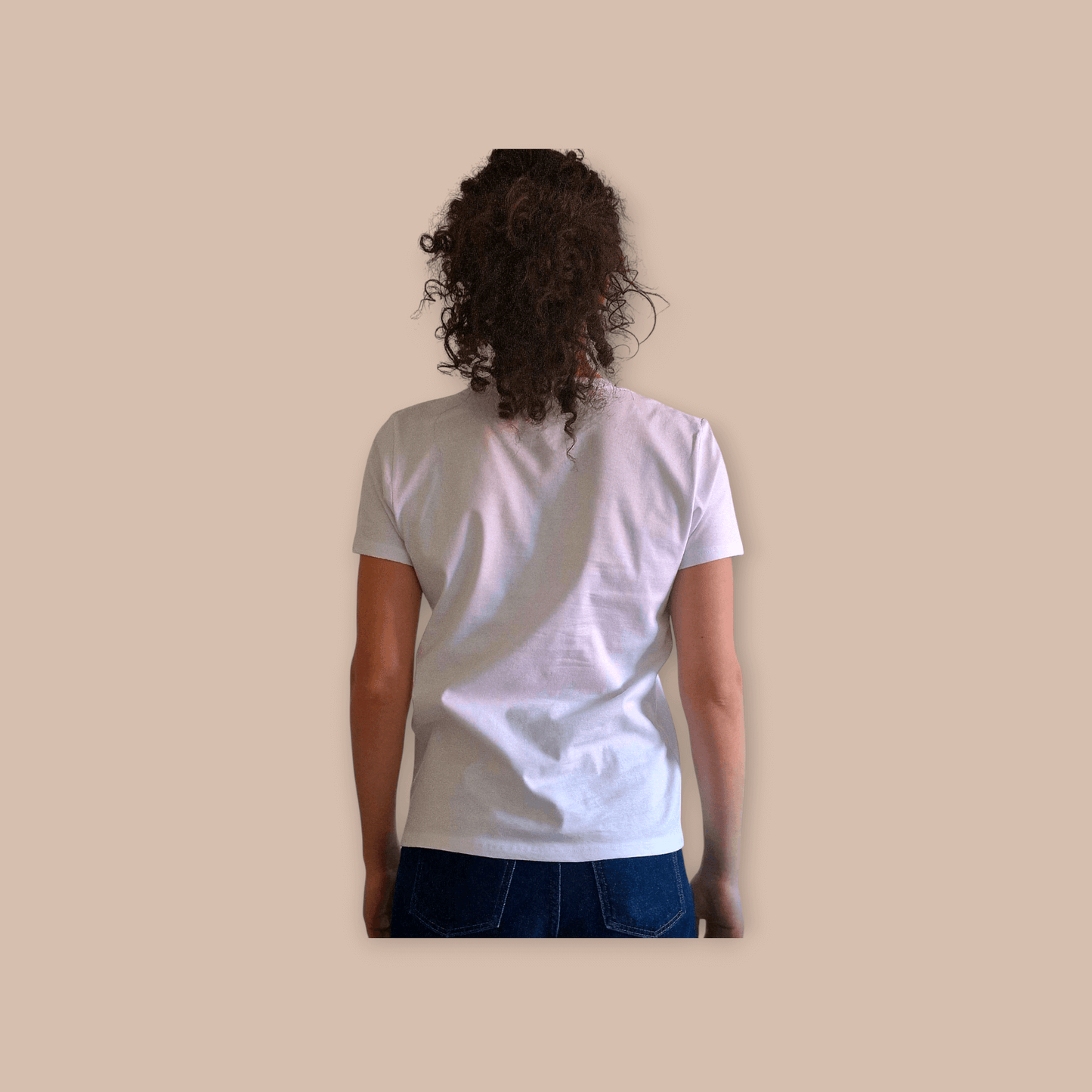 Weißes T-Shirt – „Eat, Sleep, Lift, Repeat“