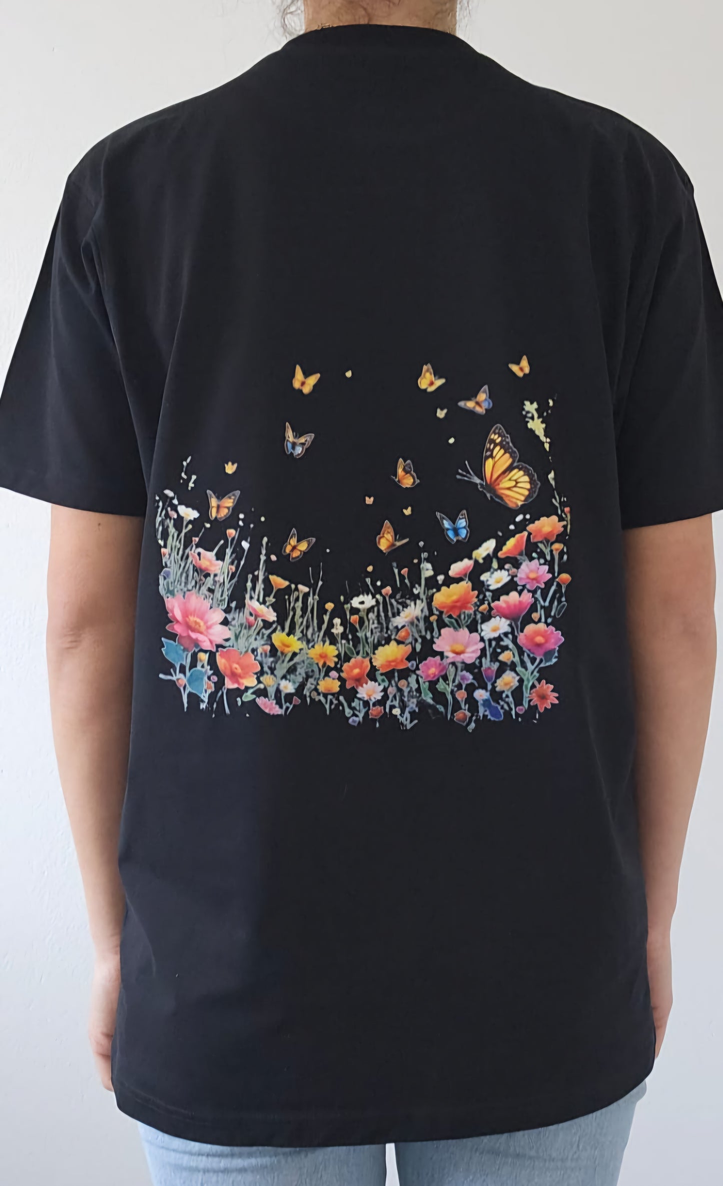 T-Shirts mit floralem Print und Frühlingsvibe.