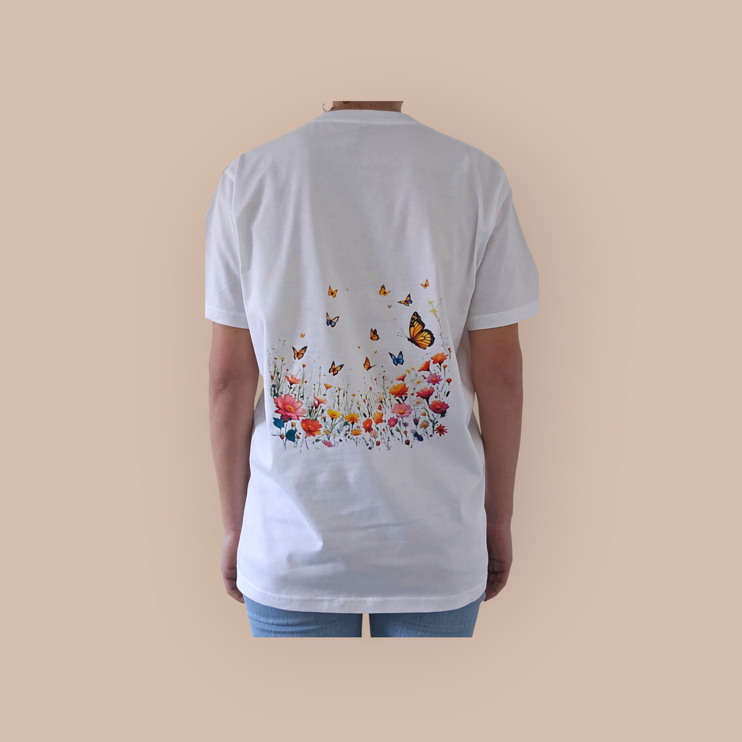 T-Shirts mit floralem Print und Frühlingsvibe.