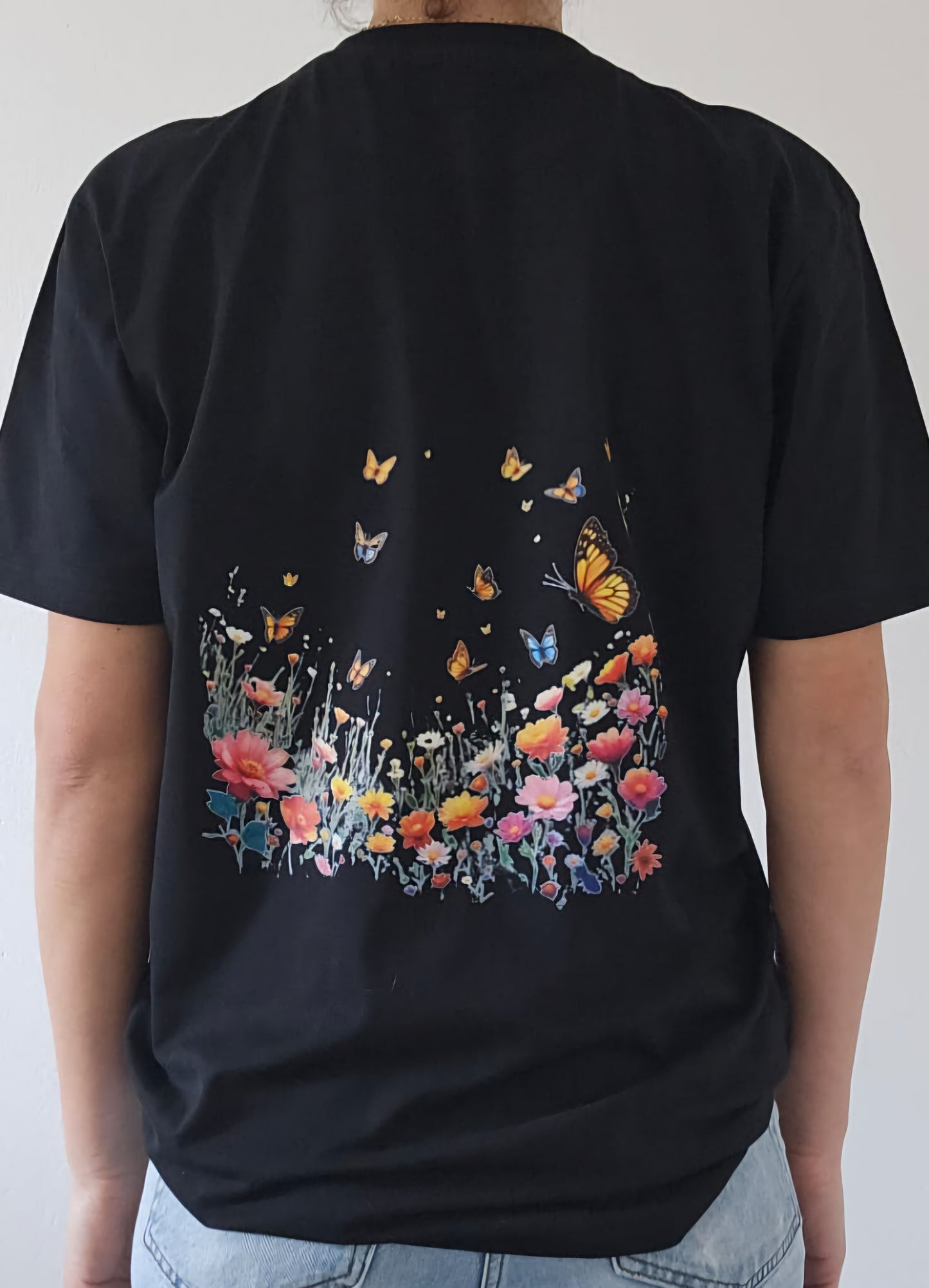T-Shirts mit floralem Print und Frühlingsvibe.